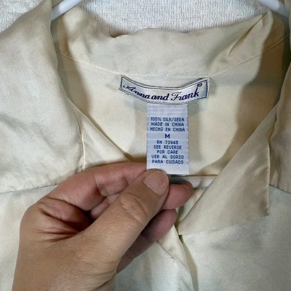 Anna and Frank 100% Silk Cream Button Up Blouse Top Shirt Women's M Flap Pocket - Picture 3 of 4